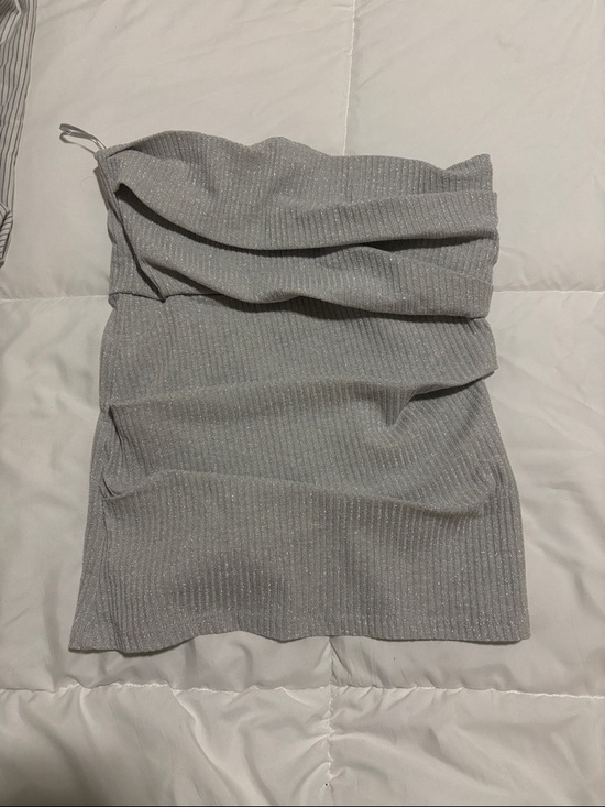 Zara Tops - New Zara Silver Shimmer top